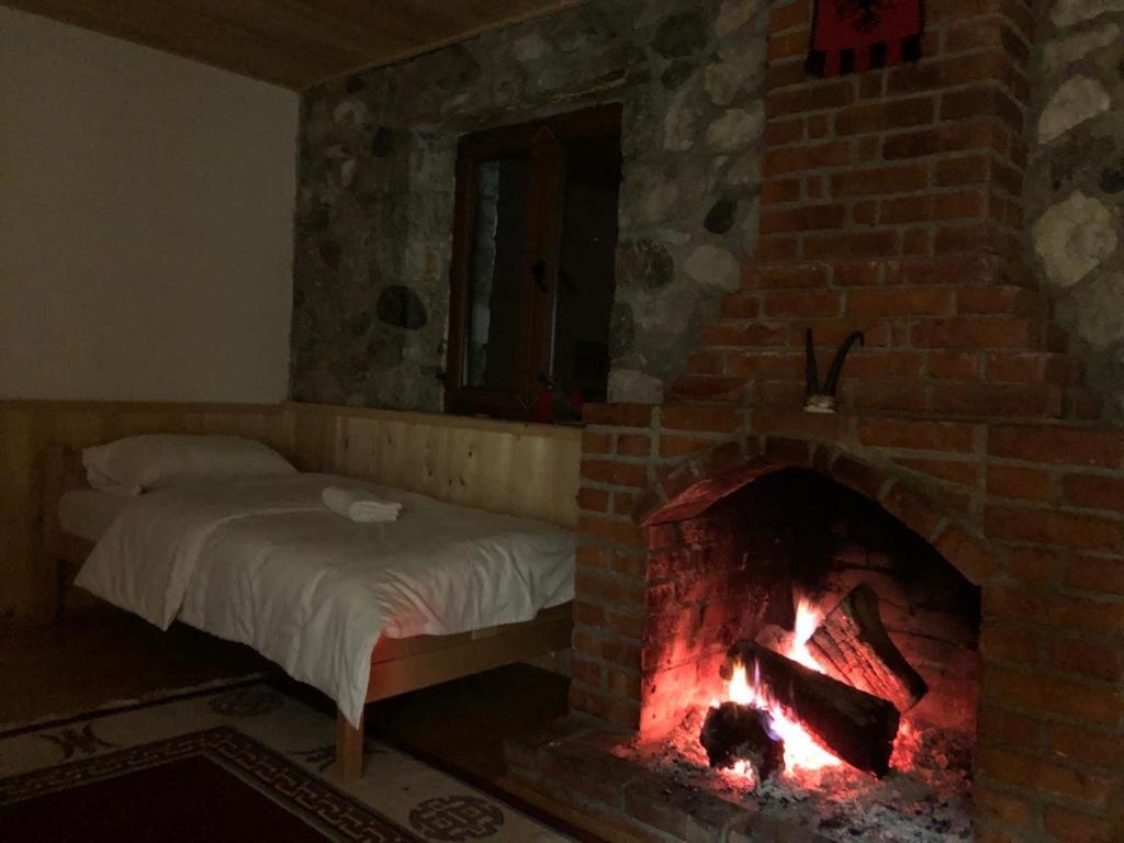 Guesthouse Rosi Kukaj Bagian luar foto